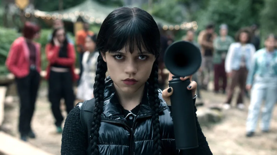 Falta menos de um mês para 'Wednesday' e já pode ver o novo...