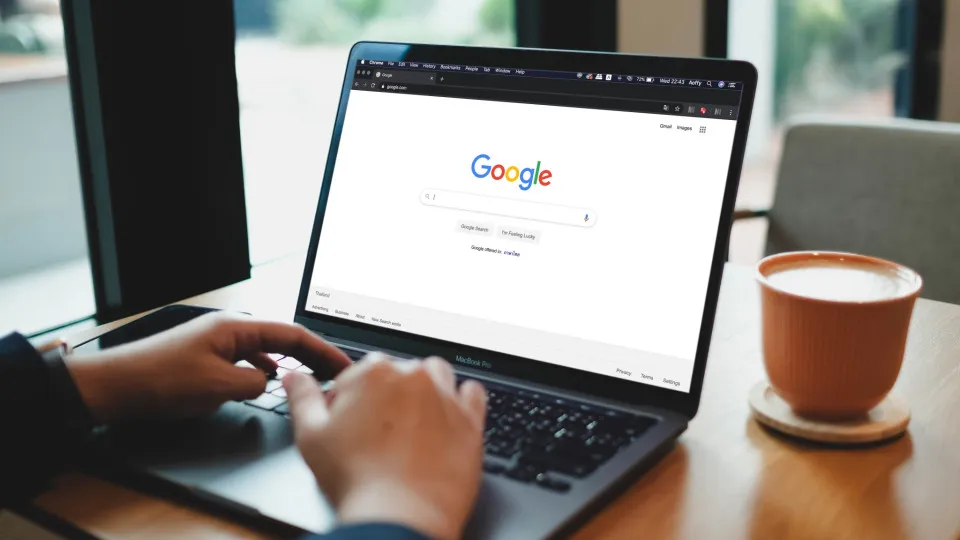 Google admite que pesquisa está em "rápido declínio" devido...