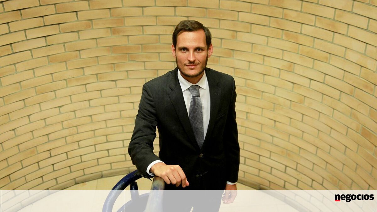 Impresa confirma negociações com família de Berlusconi -