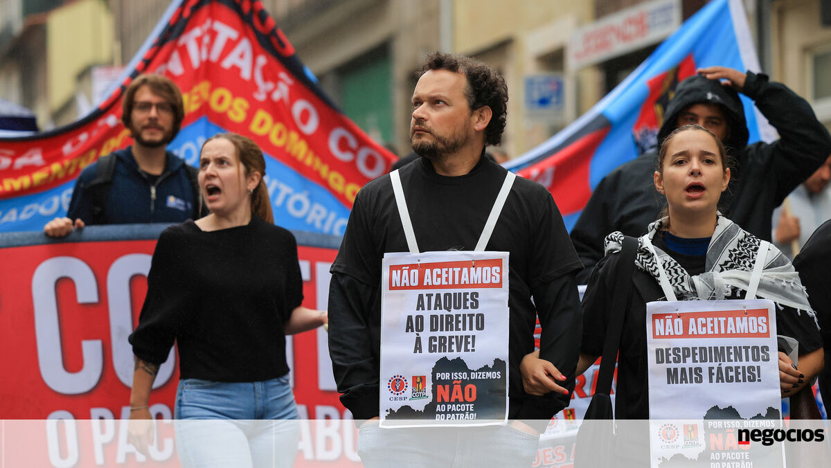 Milhares de pessoas concentram-se em Lisboa contra o pacote