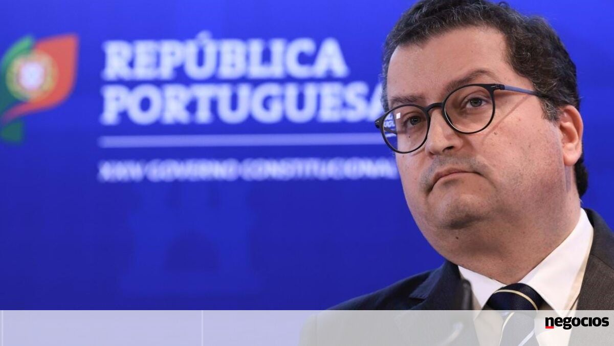 Miranda Sarmento recorda sistema financeiro "interconectado"