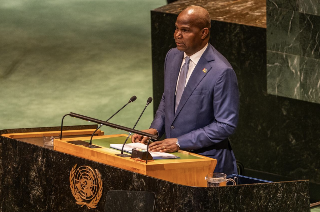 Moçambique apela para reforço do financiamento à transição