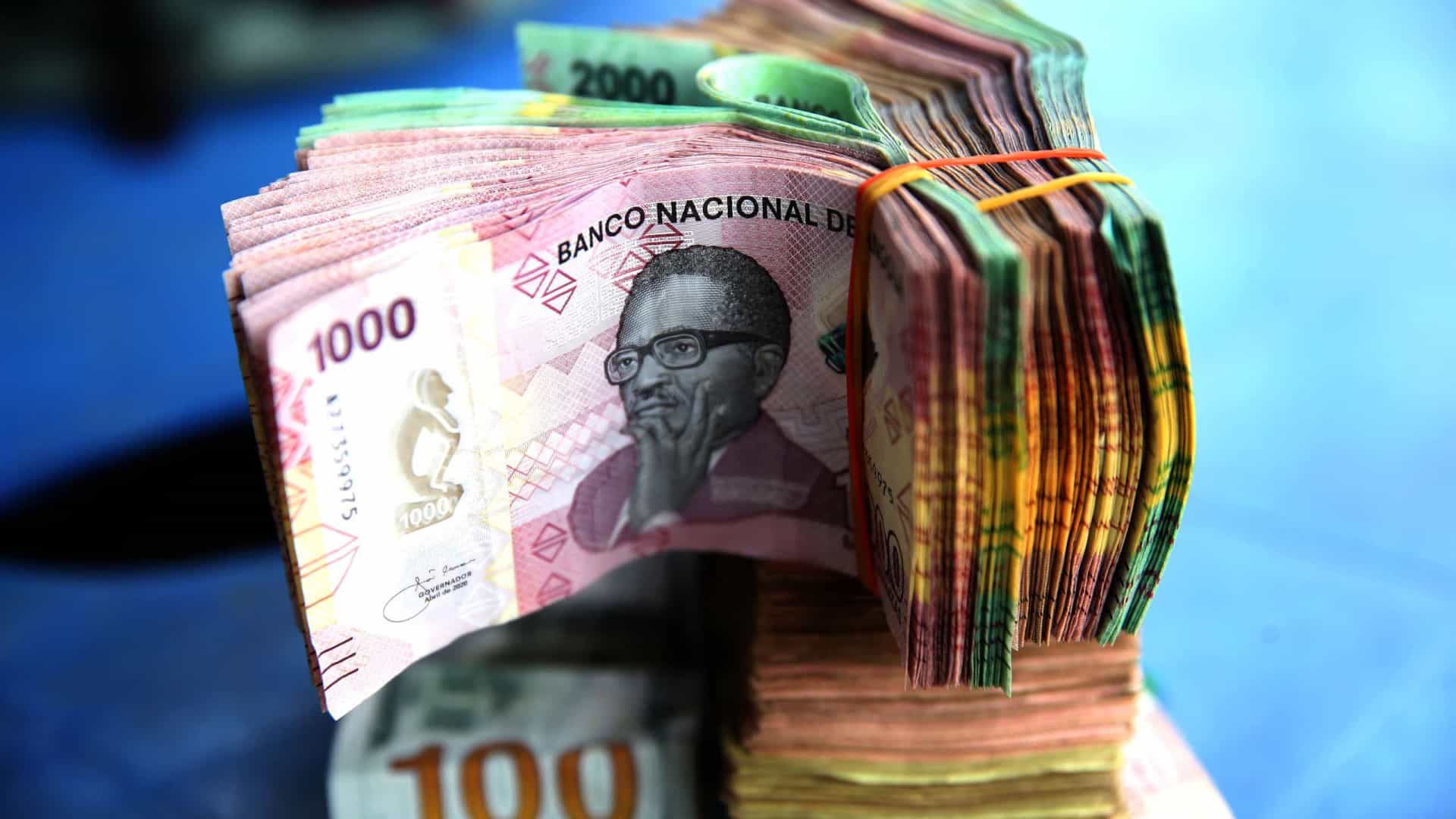 Novo Salário Mínimo já Está em Vigor. Sindicatos Apelam à...