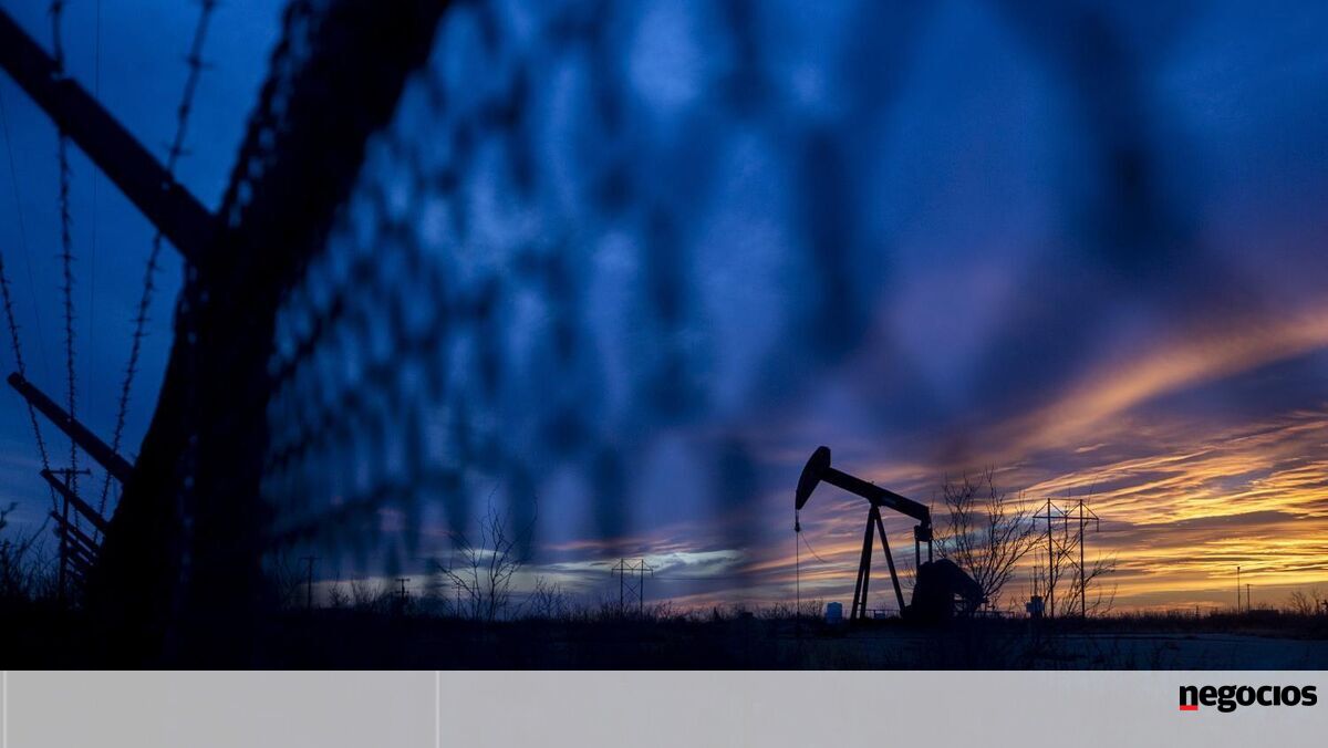 OPEP+ com mais um aumento de produção na calha em novembro -