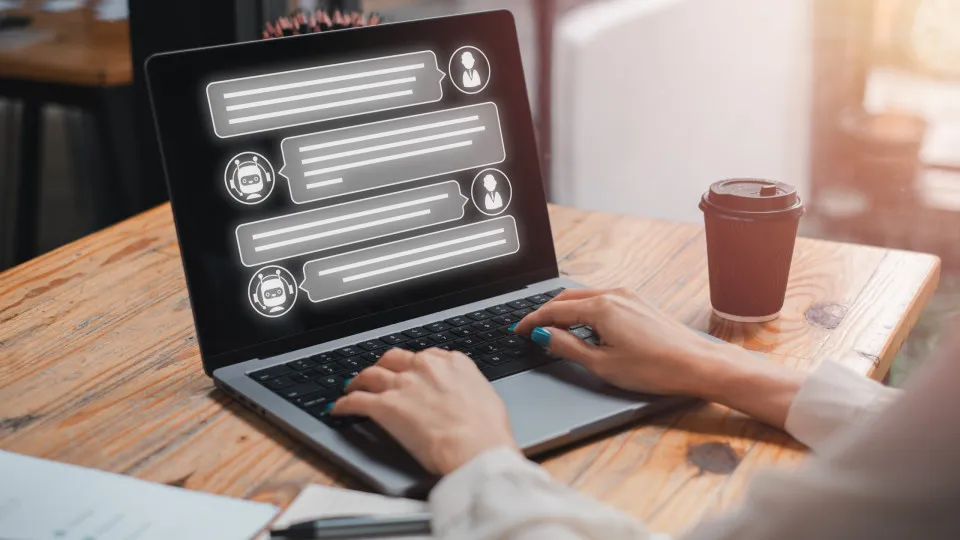 Pais de jovens que morreram após interação com IA participam...