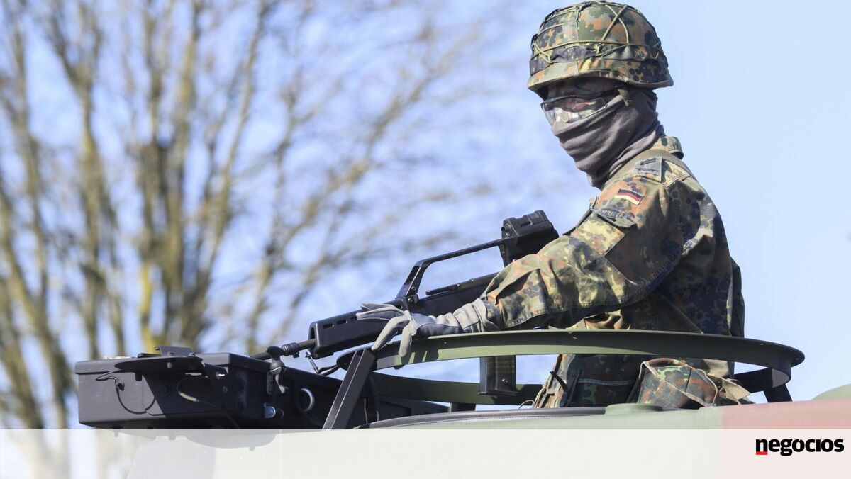 Países da UE vão gastar 381 mil milhões em armamento -