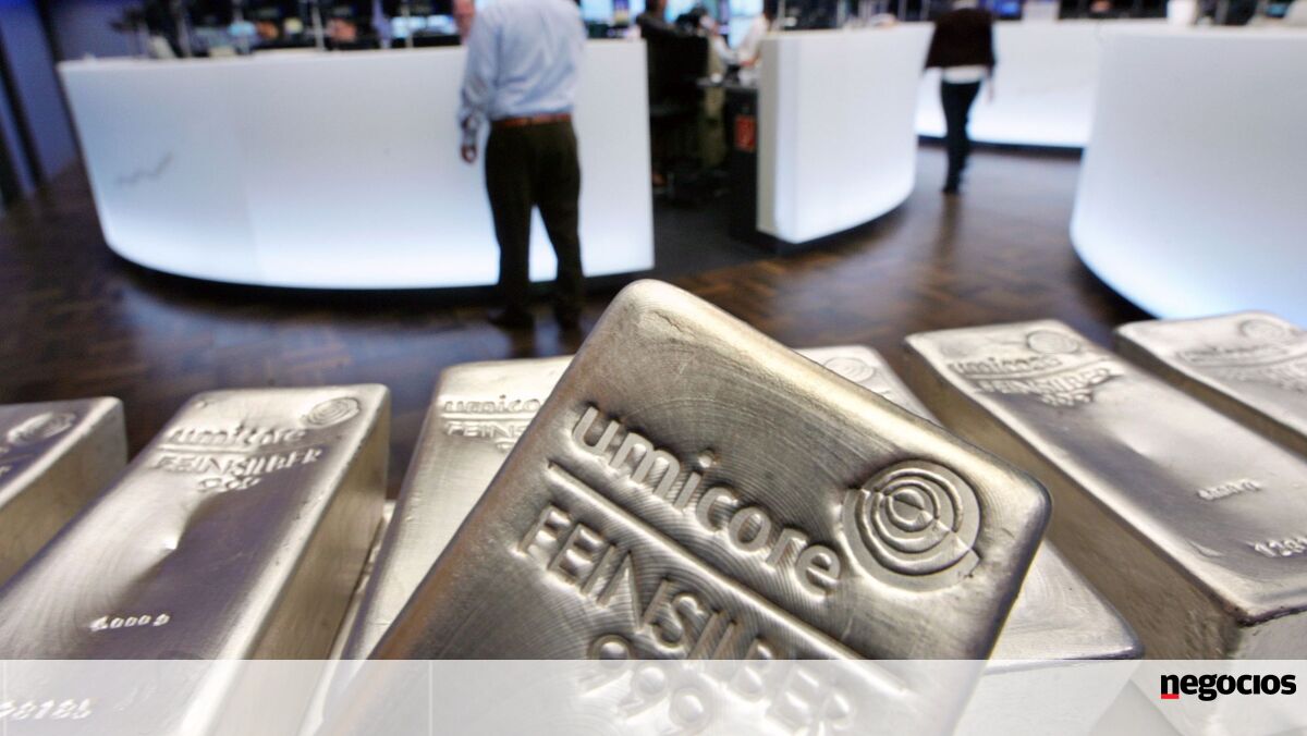 Prata em máximos de 14 anos. Ouro atinge valor mais elevado