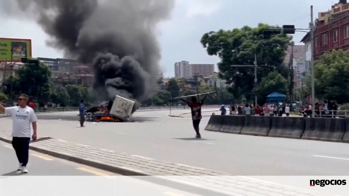Primeiro-ministro nepalês demite-se após protestos contra