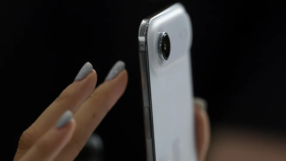 Próximo telemóvel da Apple pode ser ainda mais fino do que o...