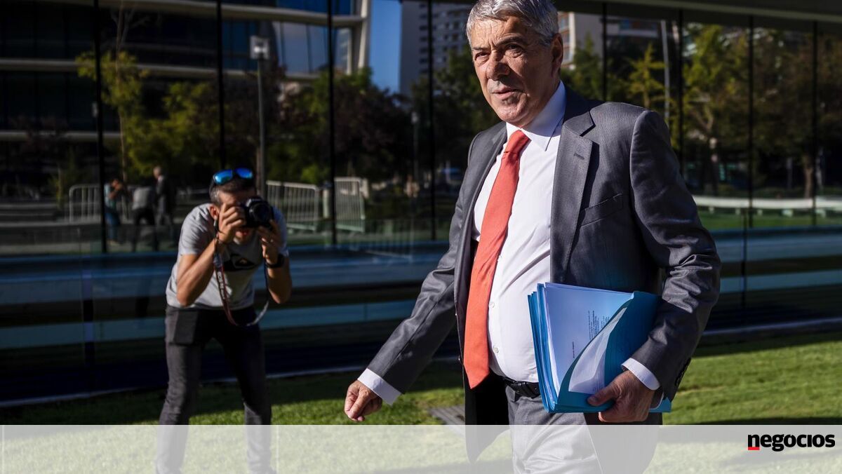 Sócrates admite que reuniu com ex-vice Presidente de Angola