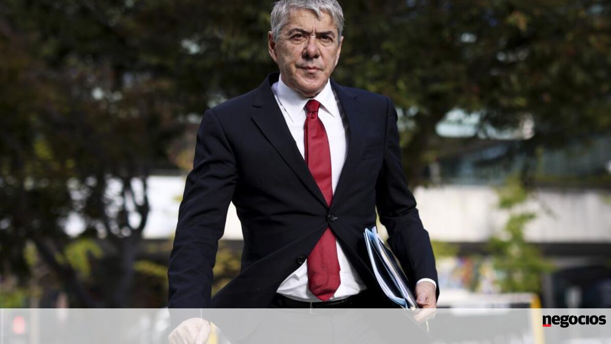 Sócrates nega interferência no TGV e vai interromper