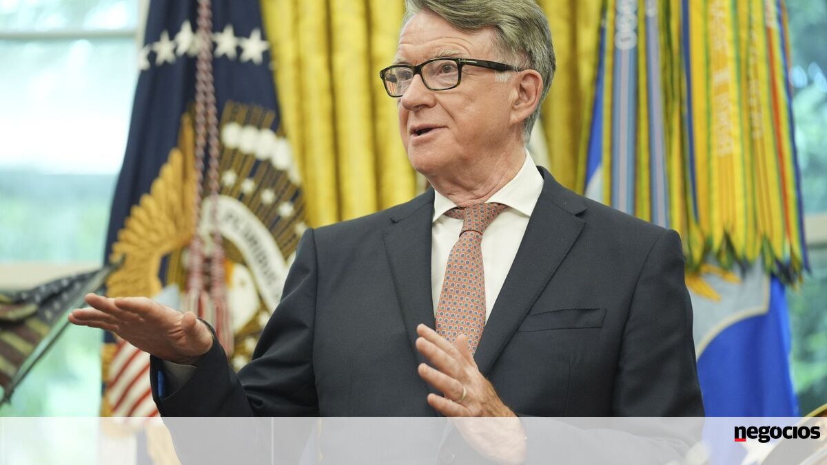 Starmer demite embaixador nos EUA após revelações de