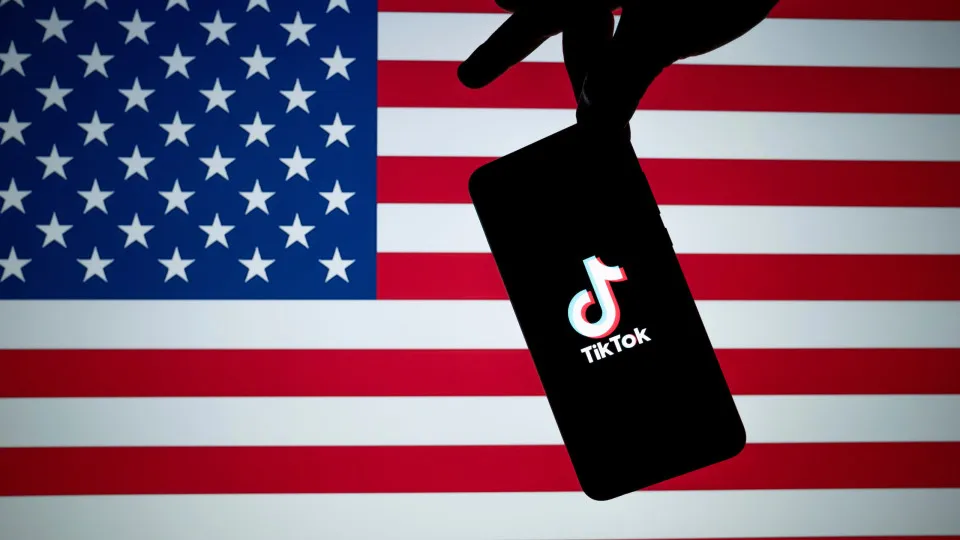 Trump mantém Tiktok disponível nos EUA até 16 de dezembro