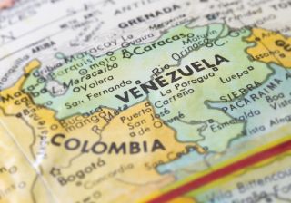 Venezuela denuncia que 4.200 militares dos EUA estão...