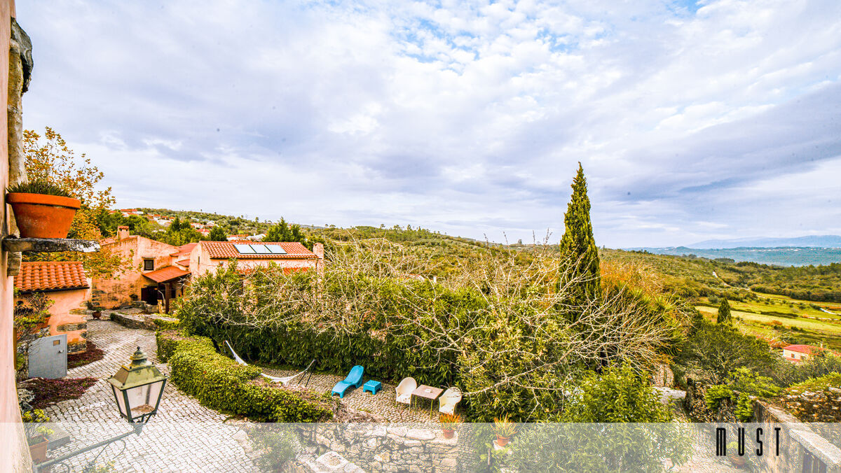 Villa Pedra: a aldeia que nos reconcilia com o tempo -