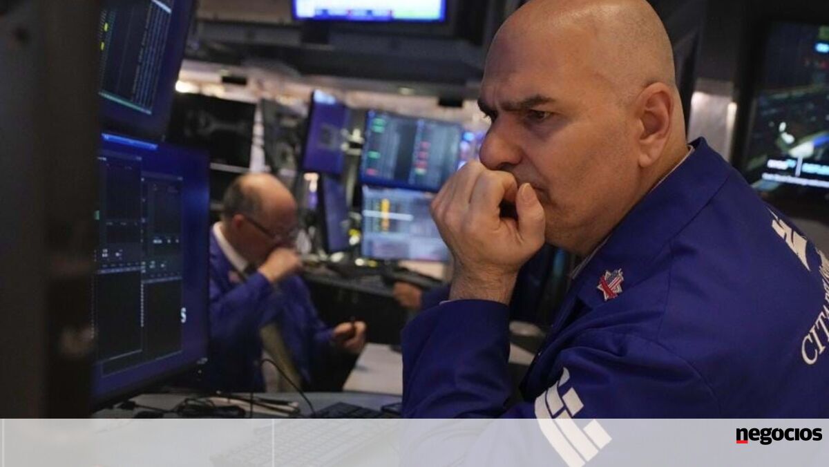 Wall Street arranca setembro com nota negativa. Nvidia tem