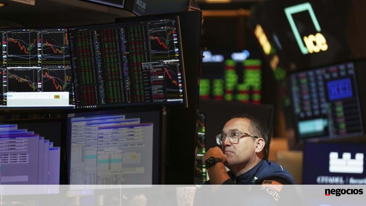 Wall Street sofre travão no "rally" na véspera da Fed.