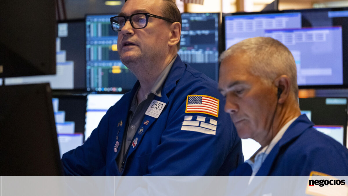 Wall Street soma terceiro dia seguido de perdas. Intel