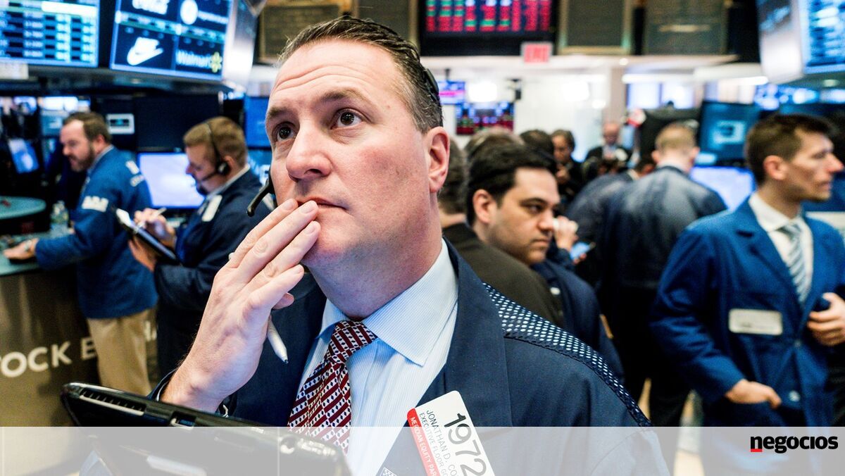 Wall Street termina semana marcada pela Fed em máximos