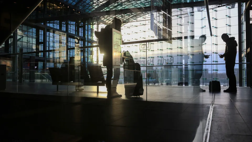 Tem entre 18 e 30 anos e quer viajar pelo país sem pagar?