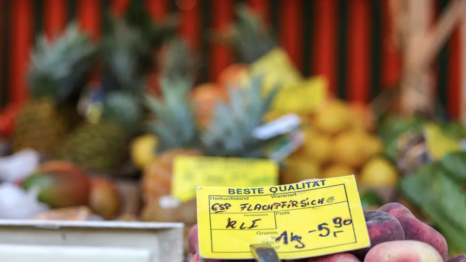 Taxa de inflação na zona euro avança para 2,1% em outubro