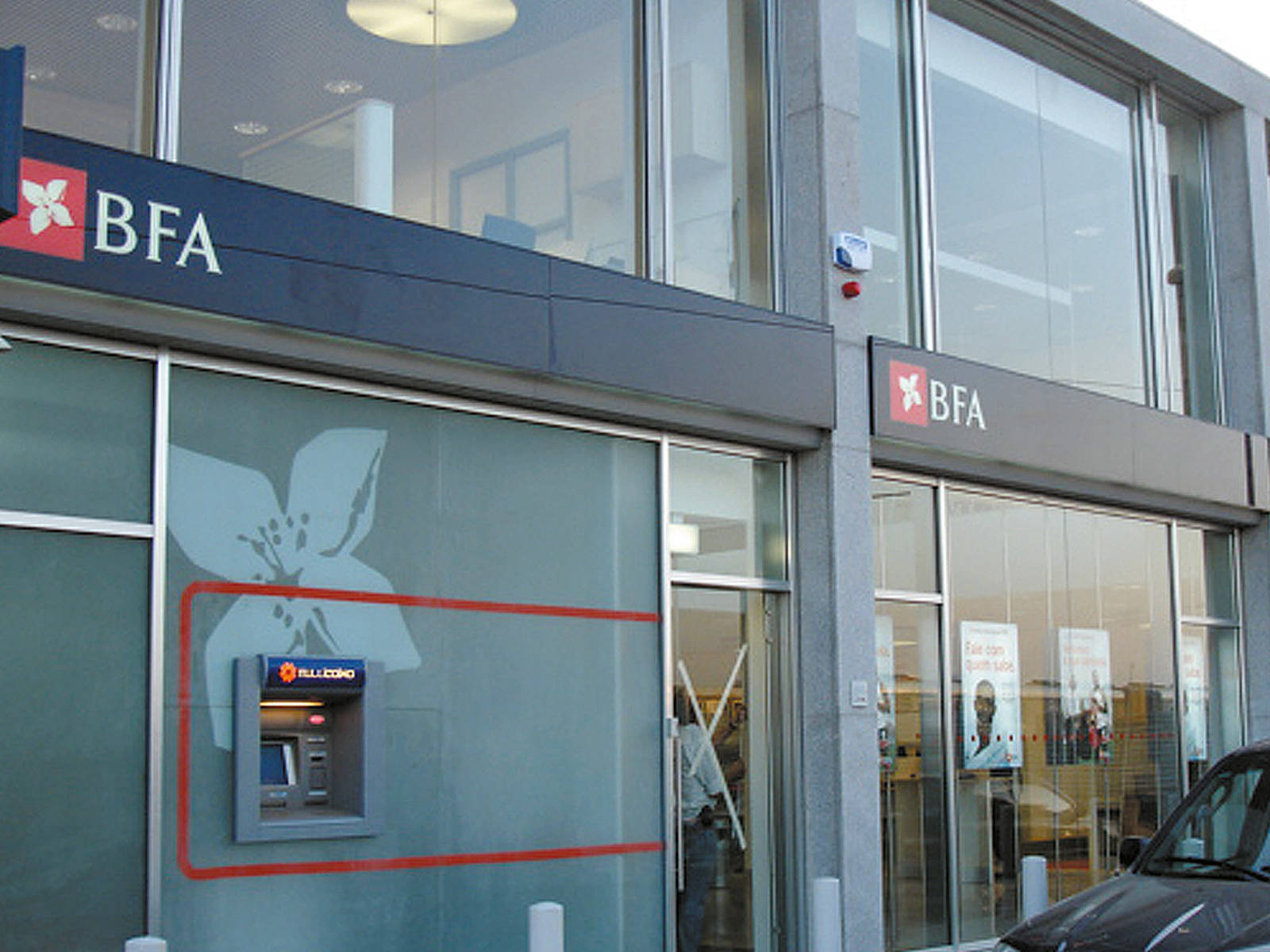 Acções do BFA Valorizam 25% na Estreia na Bolsa • Diário...