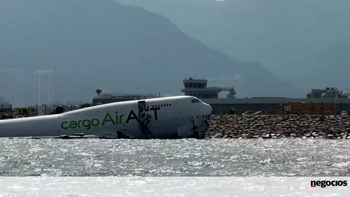 Acidente com cargueiro Boeing 747-481 em Hong Kong está a