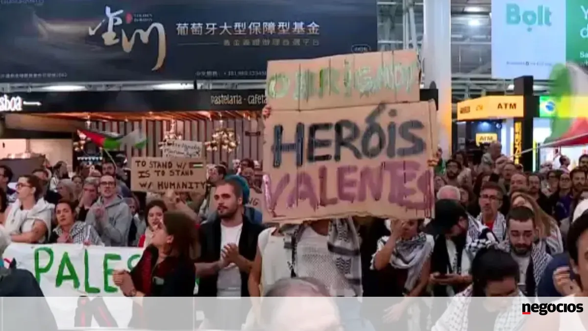 Ativistas portugueses já aterraram em Lisboa - Política