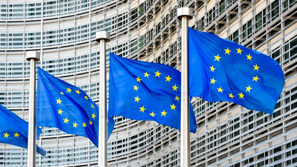 Bruxelas acusa TikTok e Meta de violarem obrigações de lei e...