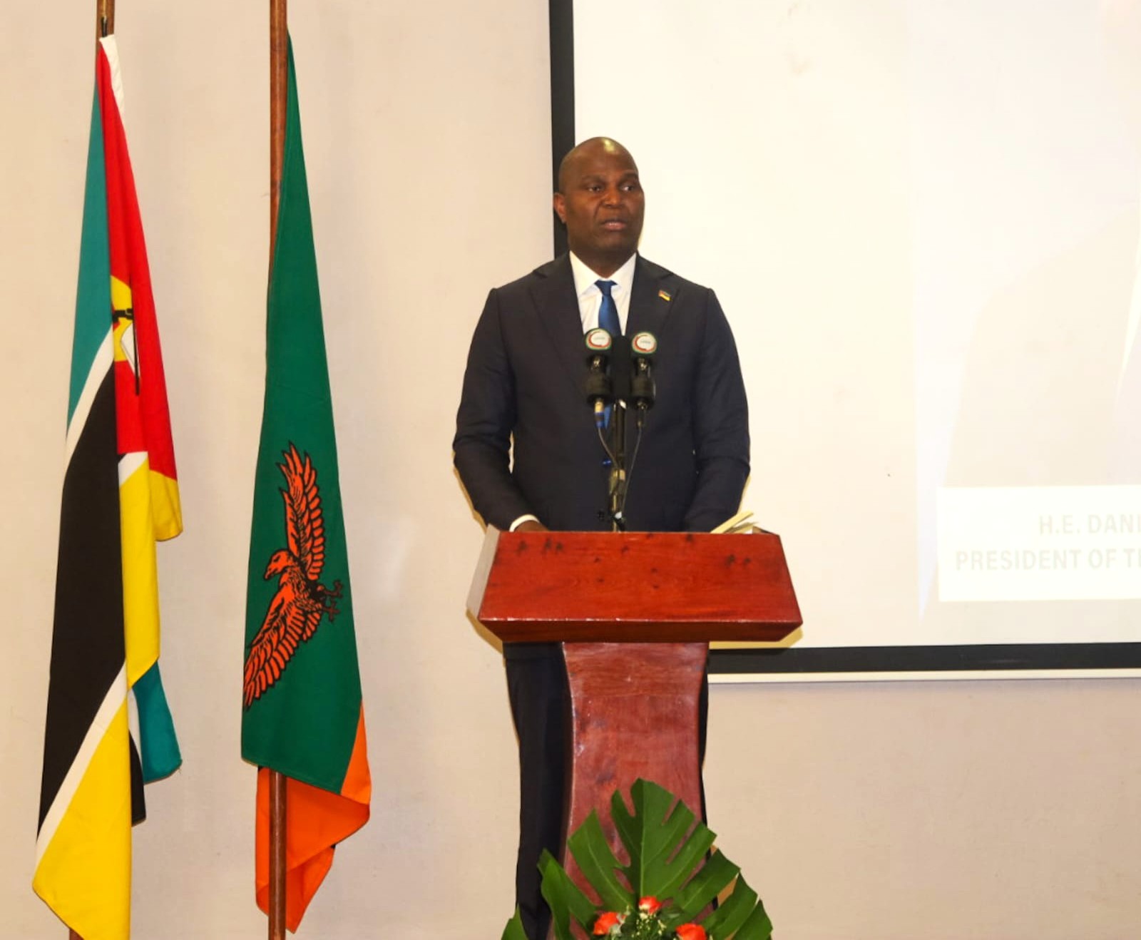 Chapo na celebração dos 61 anos da independência da Zâmbia