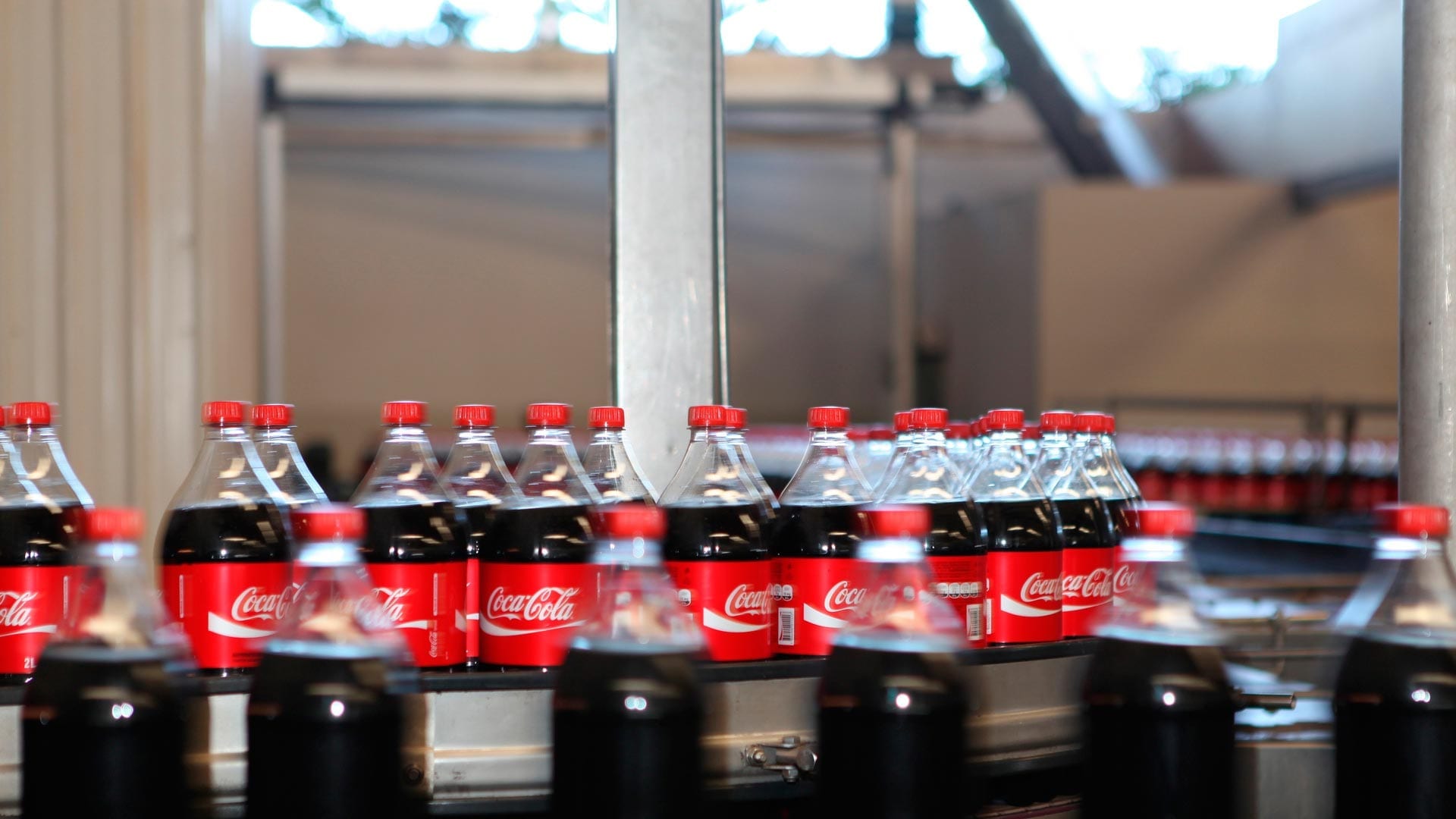 Coca-Cola HBC Adquire Controlo da CCBA Por 2,6 MM$ • Diário...