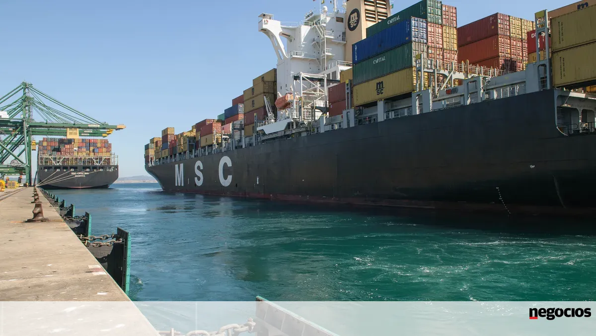 Compras pré-tarifas e gastos em IA melhoram perspetivas para