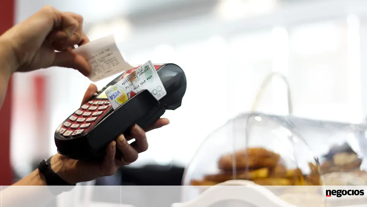 Crédito ao consumo com ligeira subida em agosto, mas forte