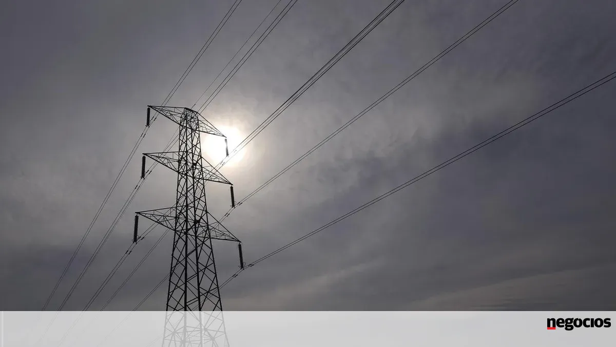 EDP anuncia compra de novas linhas de transmissão no Brasil