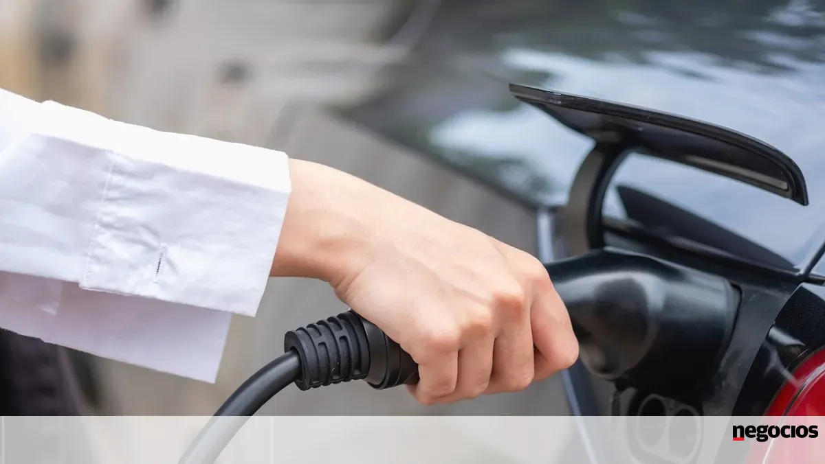ERSE abre a porta à descida do custo de carregar carros