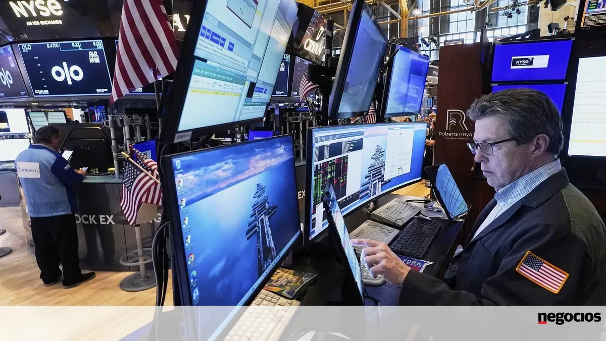 "Earnings season" impulsiona Dow Jones mas deixa S&P 500