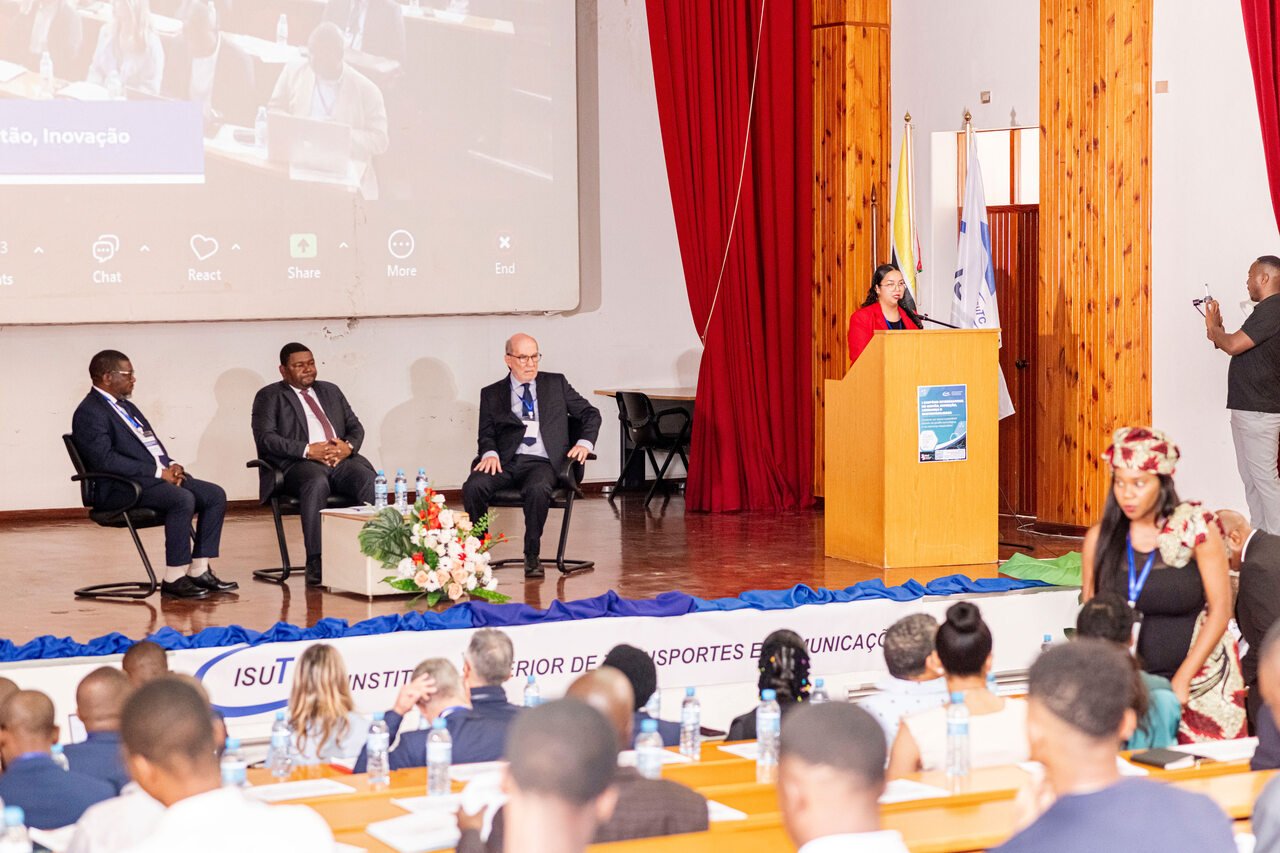 Empresários e Académicos Defendem Transformação Digital Para...