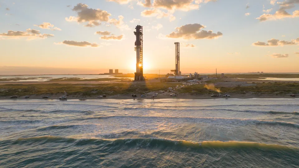 Está tudo a postos para mais um lançamento do foguetão...