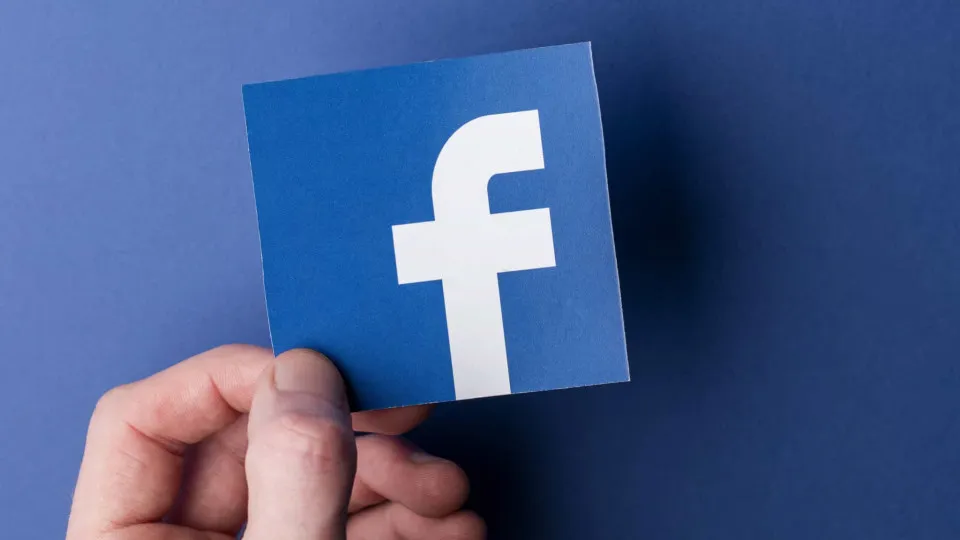 Facebook quer ter acesso às fotos que não publicou na rede...