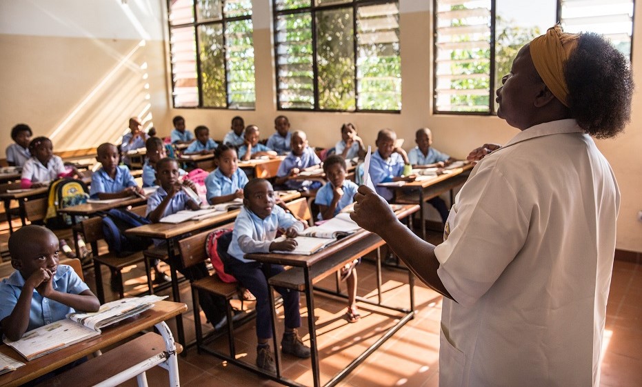 Frelimo reconhece trabalho do professor na formação da