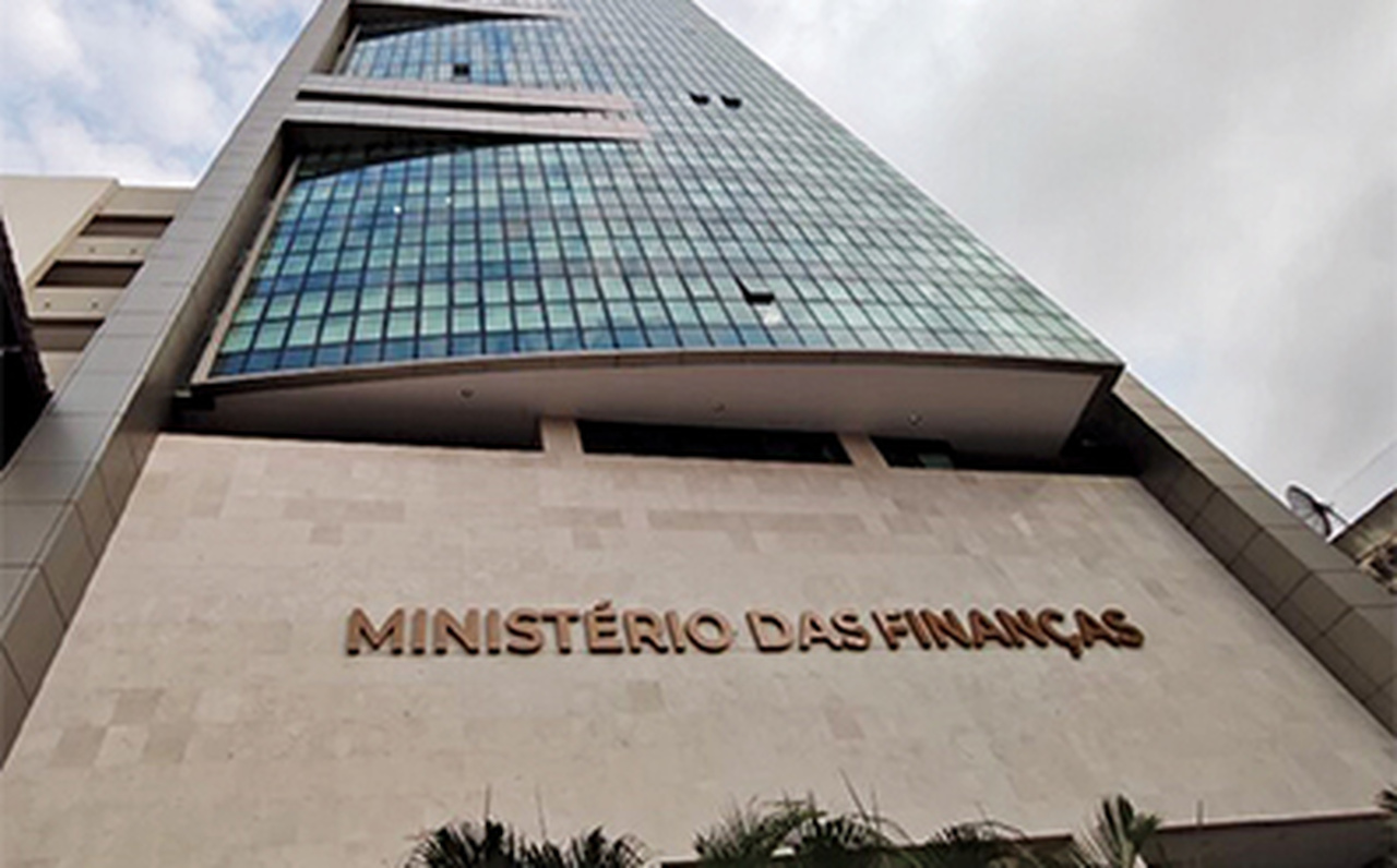 Governo Afirma Que Estratégia de Endividamento é Actualmente...