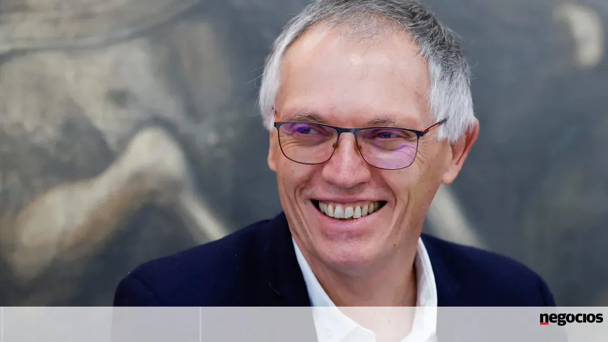 "Hub" da SATA é “um porta-aviões no meio” do Atlântico -