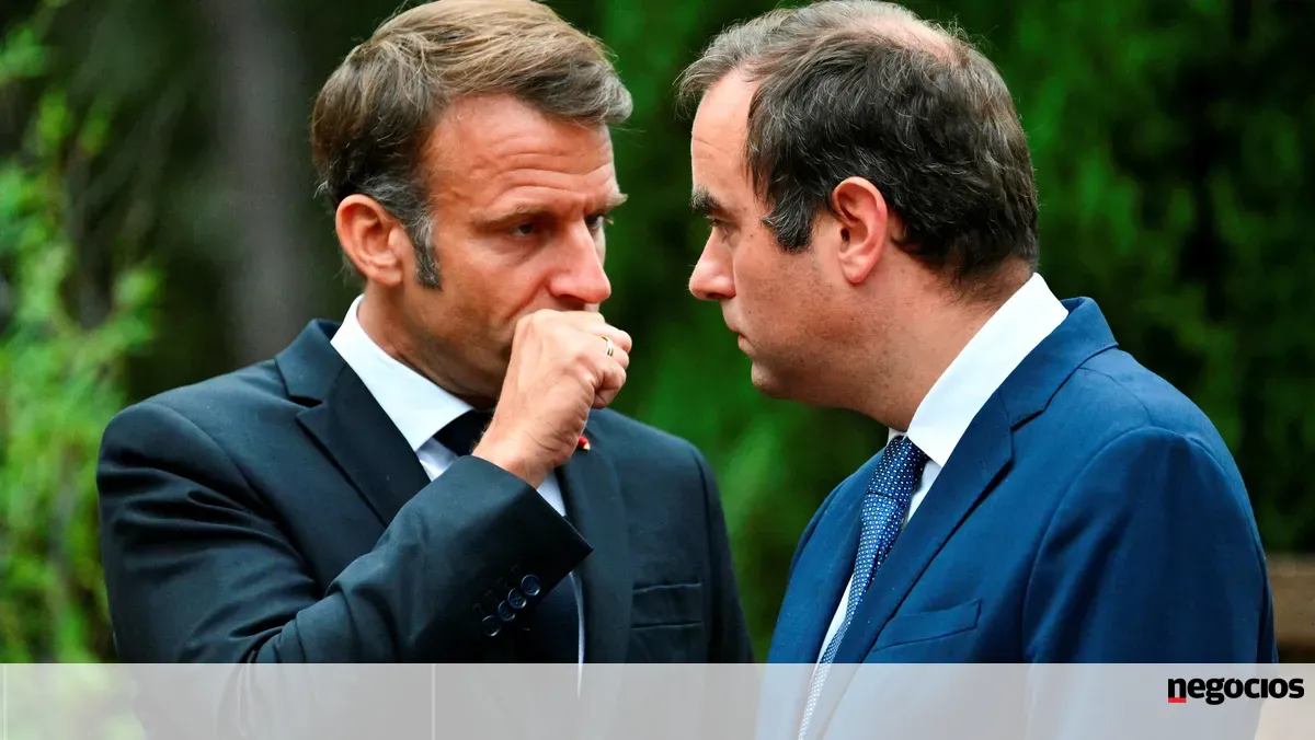 Macron apresenta lista de ministros antes de viajar para o