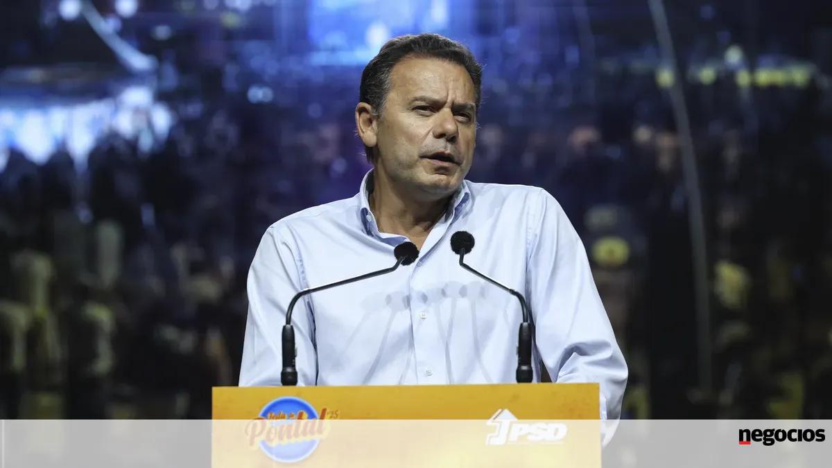 Montenegro diz-se “revoltado” e fala em “pouca vergonha” com