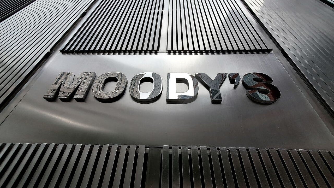 Moody's Alerta Que Fraco Investimento Prejudica Perspectivas...