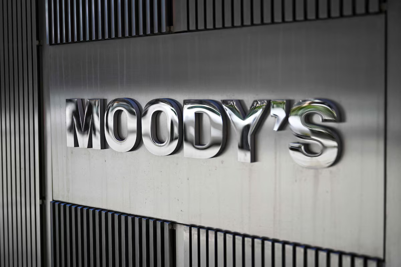 Moody's Reduz Classificação do País Para “Baa1” Face à Crise...