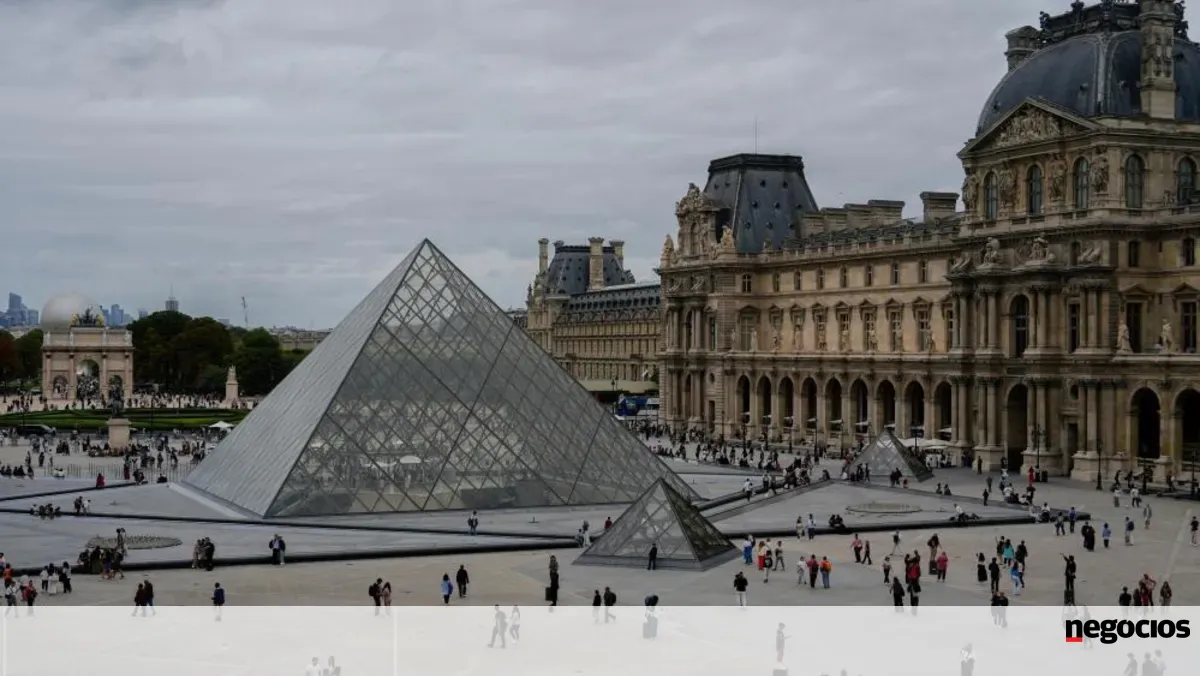 Museu do Louvre encerrado este domingo após roubo - Europa