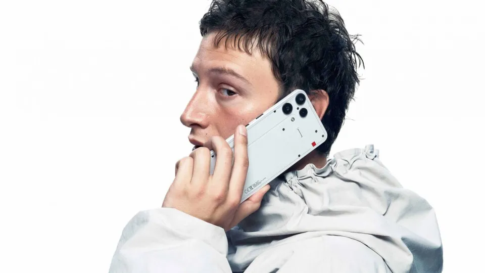 O novo telemóvel da Nothing custa menos de 300 euros