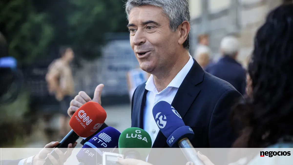 OE2026: Carneiro vai propor à Comissão Política do PS