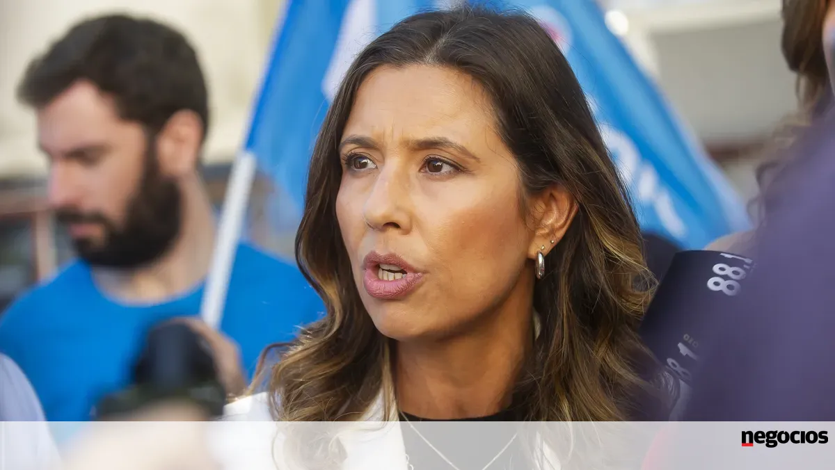 OE2026: IL anuncia voto contra um orçamento "pouco